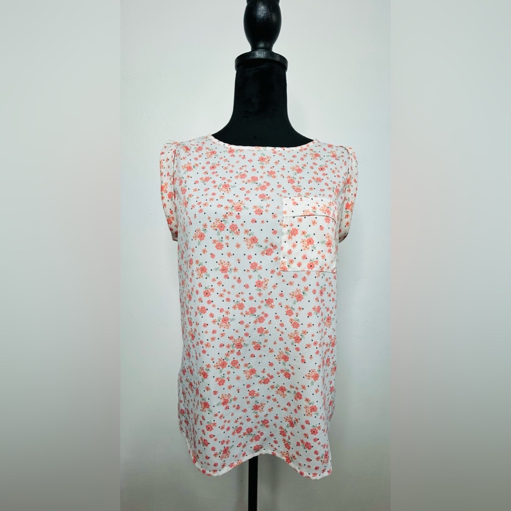 Womens Gap Sleeveless Floral Blouse With Front Pocket